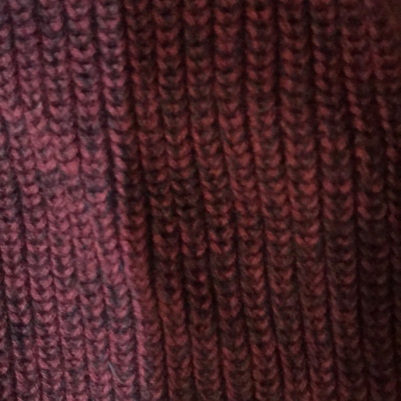 sweater - Picture 4 of 4